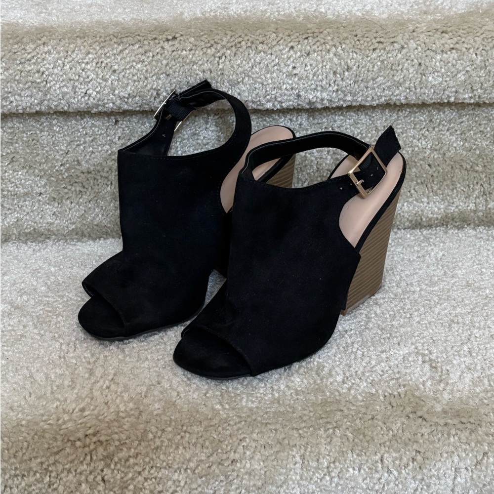 Elegant Black Wedge Sandals